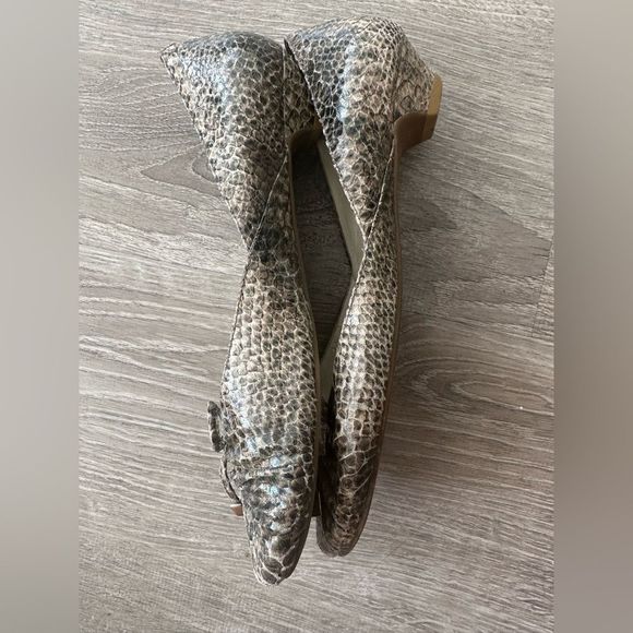 Nine West faux snakeskin ballet flats size 8.5 - Picture 2 of 4